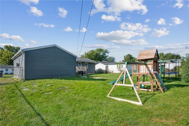 3030 18th Ave, Marion, IA 52302
