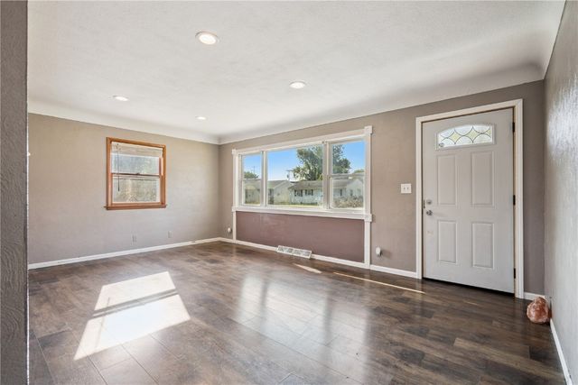 3030 18th Ave, Marion, IA 52302