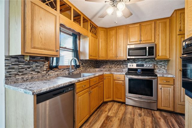 3030 18th Ave, Marion, IA 52302