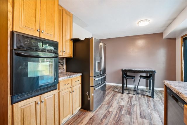 3030 18th Ave, Marion, IA 52302