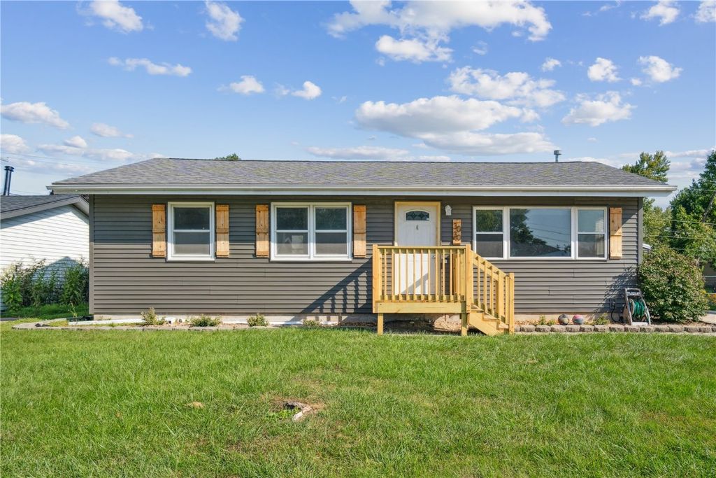 3030 18th Ave, Marion, IA 52302