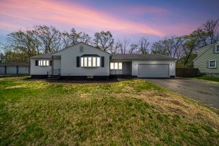 73 Mckinley Ave, Ludlow, MA 01056