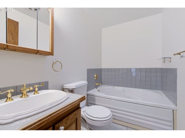 17924 S FORSYTHE Rd, Oregon City, OR 97045