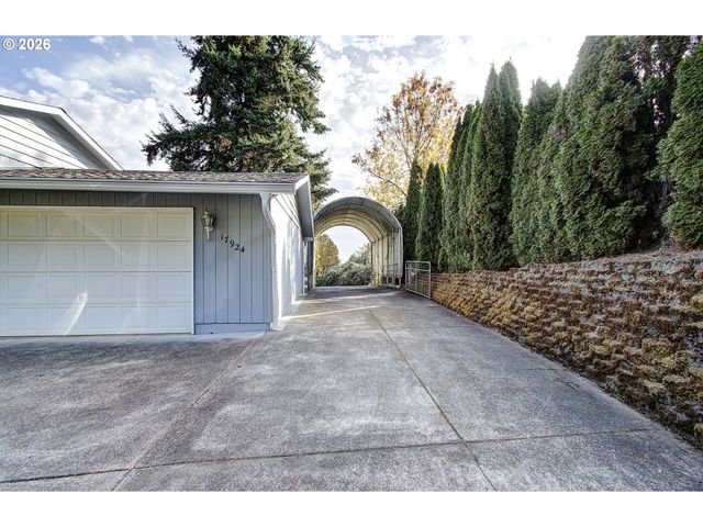 17924 S FORSYTHE Rd, Oregon City, OR 97045