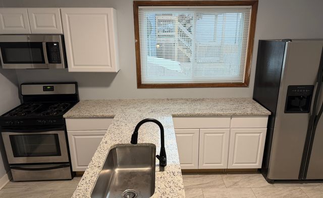 1726 N Artesian Avenue 1, Chicago, IL 60647