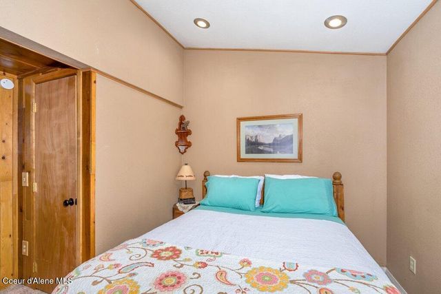 12348 N WOODLAND BEACH DR, Hauser, ID 83854