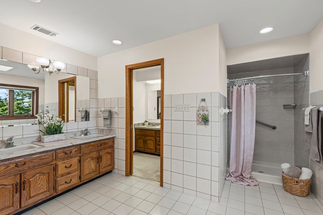 8115 Pluskota Drive, Orland Park, IL 60462