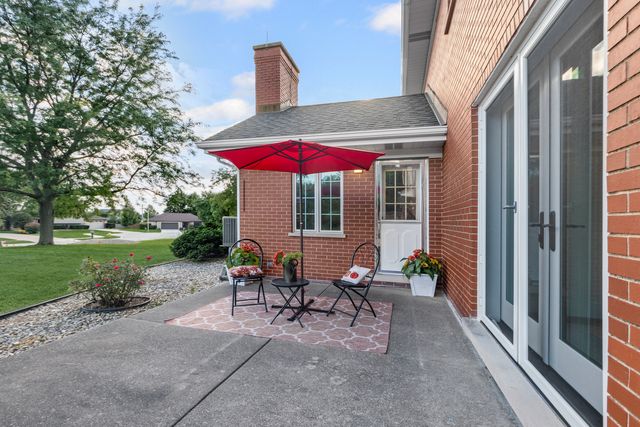 8115 Pluskota Drive, Orland Park, IL 60462