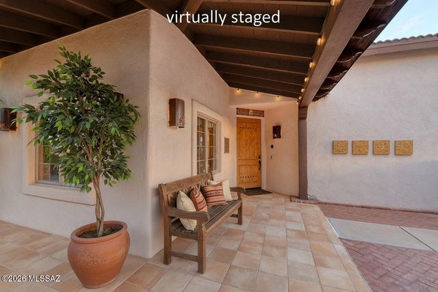4185 S Manolito Drive, Green Valley, AZ 85622