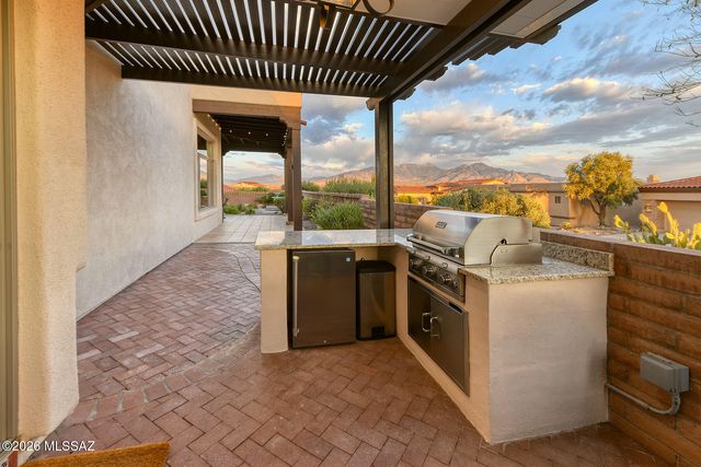4185 S Manolito Drive, Green Valley, AZ 85622