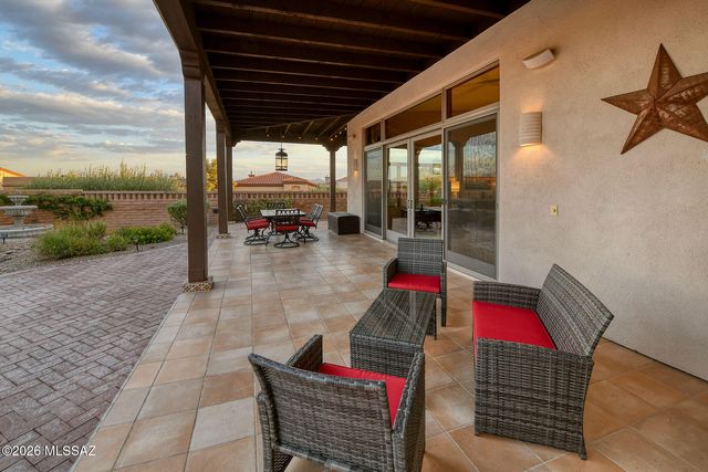4185 S Manolito Drive, Green Valley, AZ 85622