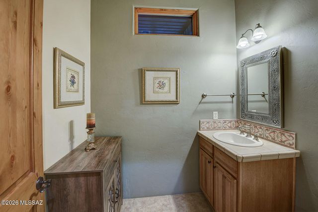 4185 S Manolito Drive, Green Valley, AZ 85622