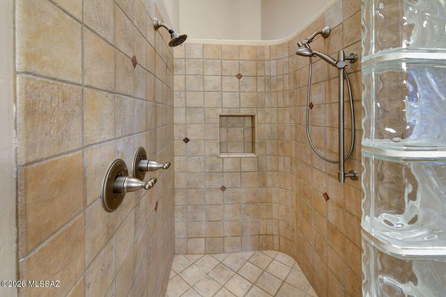 4185 S Manolito Drive, Green Valley, AZ 85622