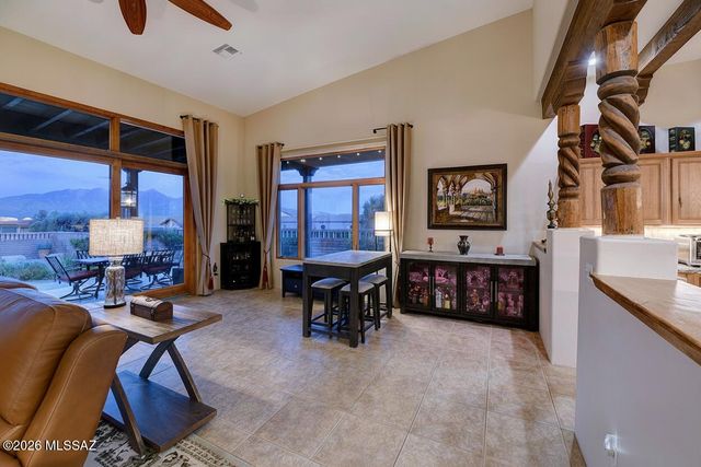 4185 S Manolito Drive, Green Valley, AZ 85622