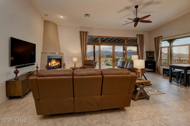 4185 S Manolito Drive, Green Valley, AZ 85622