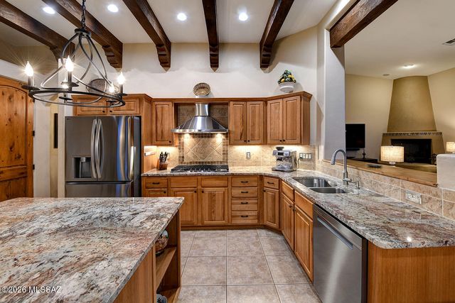 4185 S Manolito Drive, Green Valley, AZ 85622
