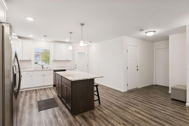 4005 Iris Court, Rockford, MN 55373