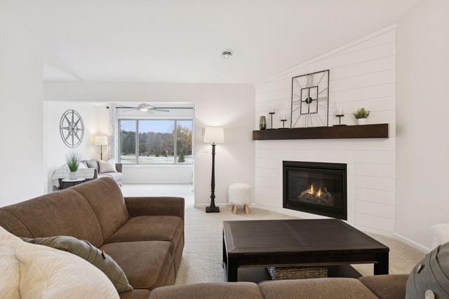 4005 Iris Court, Rockford, MN 55373