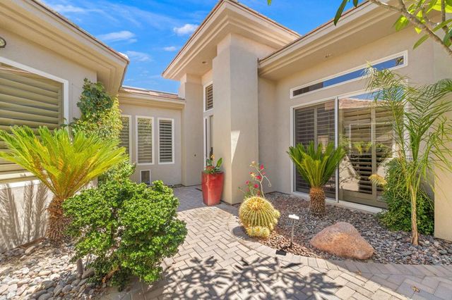 570 Mesa Grande Drive, Palm Desert, CA 92211