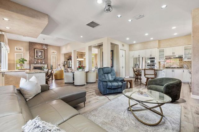 570 Mesa Grande Drive, Palm Desert, CA 92211