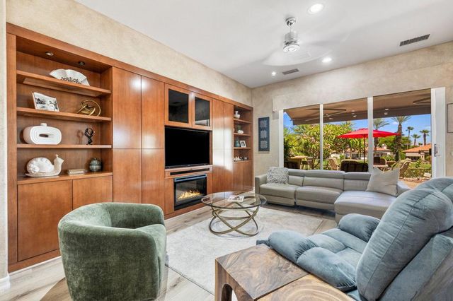 570 Mesa Grande Drive, Palm Desert, CA 92211