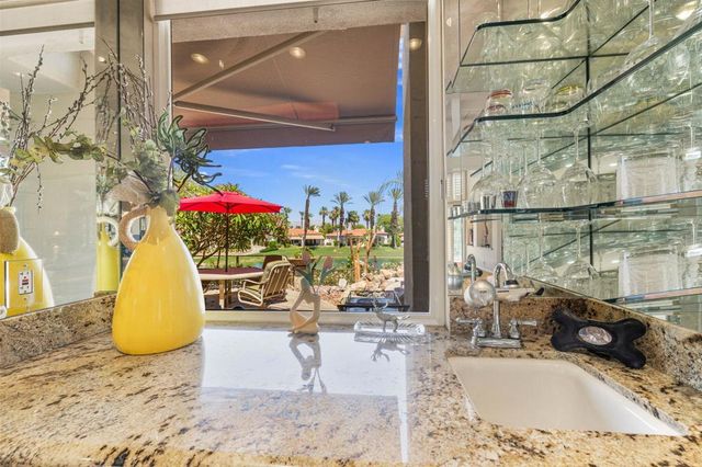 570 Mesa Grande Drive, Palm Desert, CA 92211