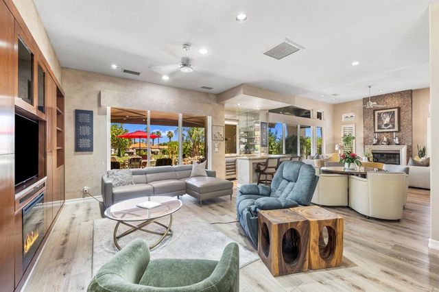 570 Mesa Grande Drive, Palm Desert, CA 92211