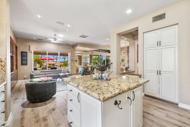 570 Mesa Grande Drive, Palm Desert, CA 92211