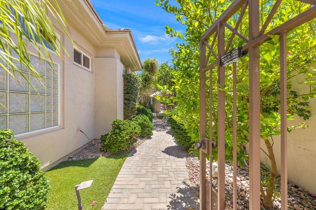 570 Mesa Grande Drive, Palm Desert, CA 92211