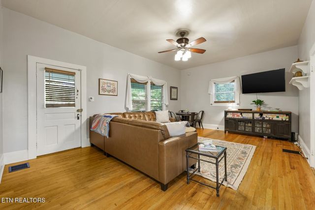 306 Dahlia Drive, Knoxville, TN 37918
