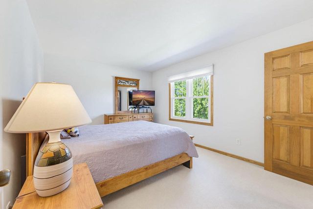 2021 Inverness DRIVE, Waukesha, WI 53186
