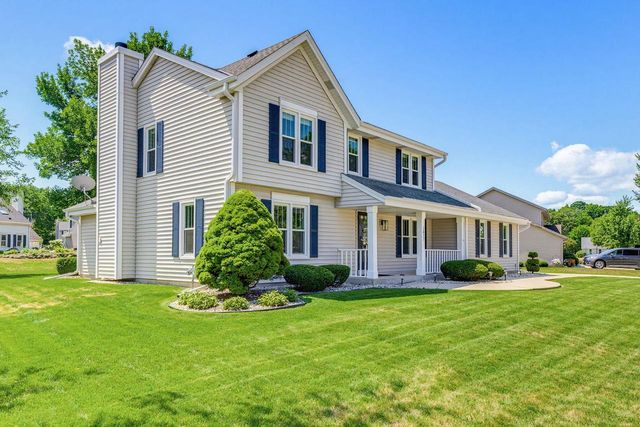 2021 Inverness DRIVE, Waukesha, WI 53186