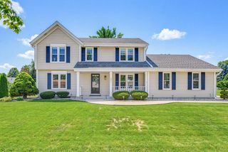 2021 Inverness DRIVE, Waukesha, WI 53186