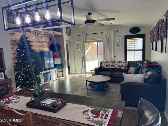 18617 W RAYMOND Street, Goodyear, AZ 85338