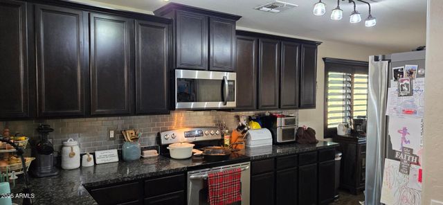 18617 W RAYMOND Street, Goodyear, AZ 85338