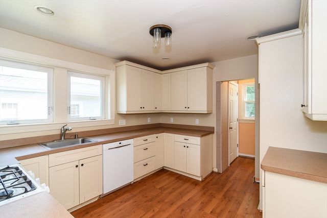 20 Circular Ave, Natick, MA 01760