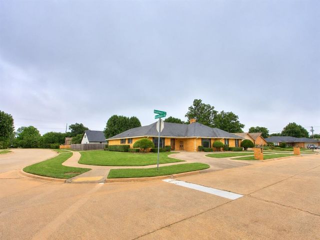 613 Inverness Court, Norman, OK 73072