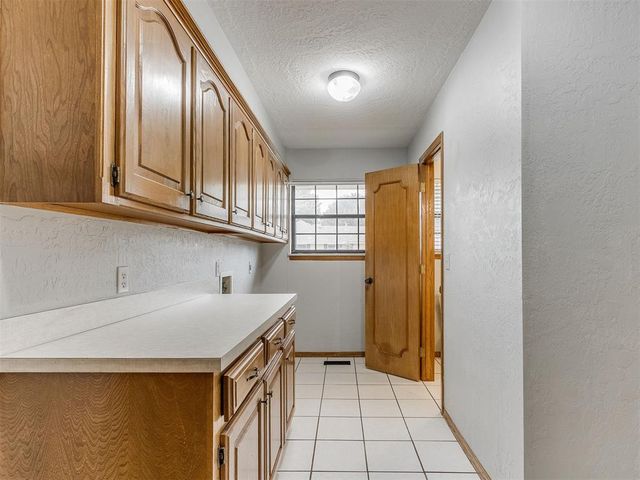 613 Inverness Court, Norman, OK 73072