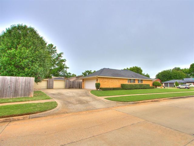 613 Inverness Court, Norman, OK 73072