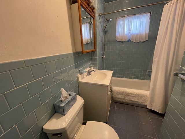 10 Breck St 1, Milton, MA 02186