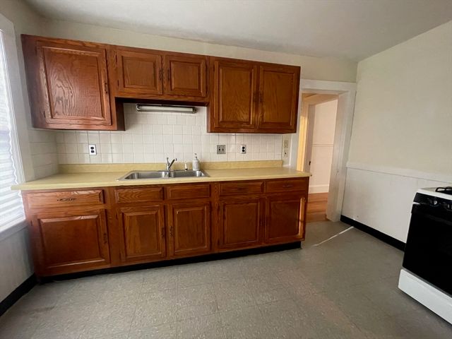 10 Breck St 1, Milton, MA 02186