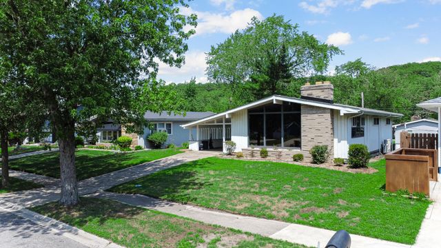 8234 Hickory Avenue, Gary, IN 46403