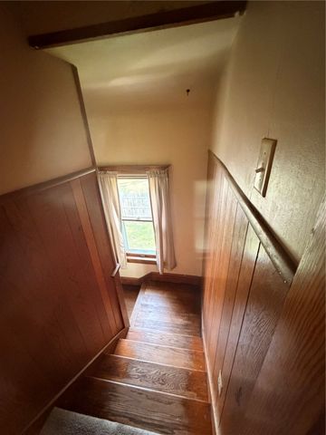1507 Hinkley Avenue NW, Cedar Rapids, IA 52405