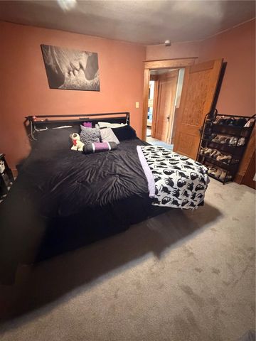 1507 Hinkley Avenue NW, Cedar Rapids, IA 52405