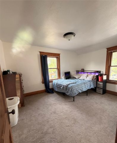 1507 Hinkley Avenue NW, Cedar Rapids, IA 52405