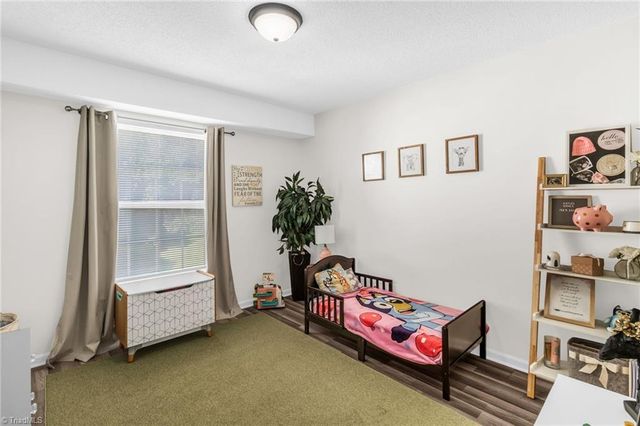 7123 W Friendly Avenue F, Greensboro, NC 27410