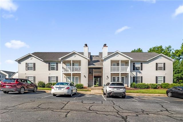 7123 W Friendly Avenue F, Greensboro, NC 27410