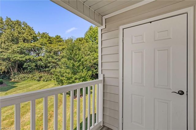 7123 W Friendly Avenue F, Greensboro, NC 27410