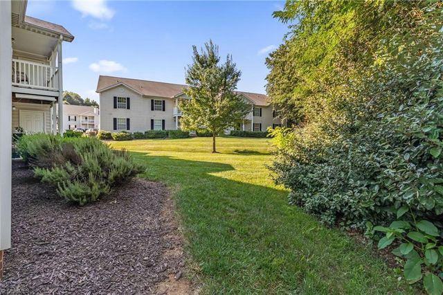 7123 W Friendly Avenue F, Greensboro, NC 27410