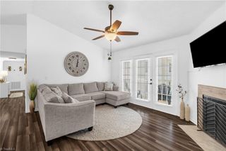 7123 W Friendly Avenue F, Greensboro, NC 27410